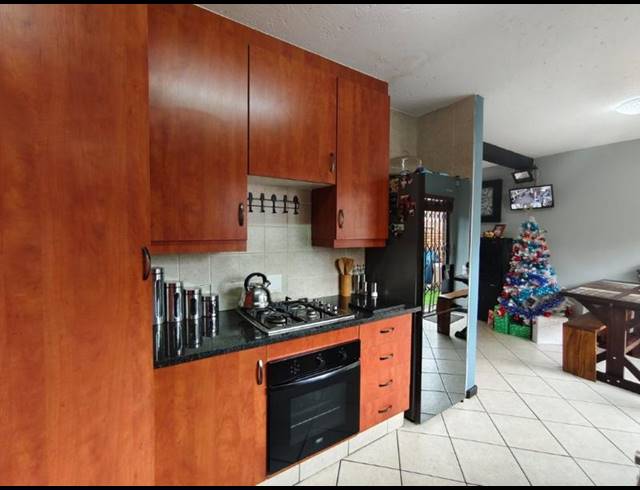 3 BEDROOM TOWNHOUSE FOR SALE IN FLORENTIA